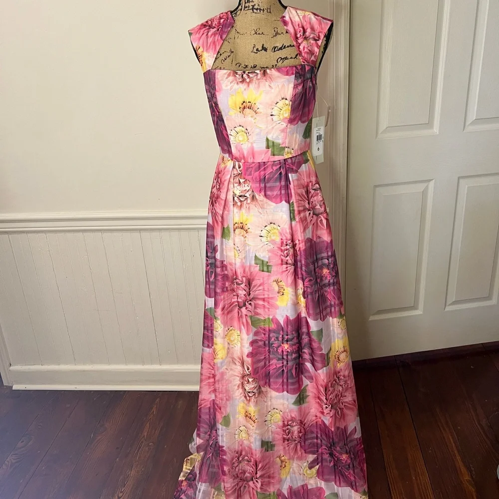 Kay Unger New York NWT size 0-2‎ floral pockets